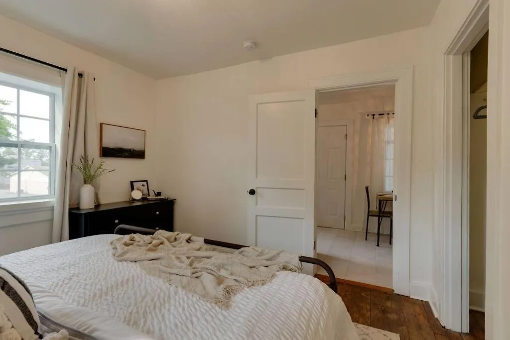 Apartment Southern Charmer 2 Miles To Broadway Nashville United States
