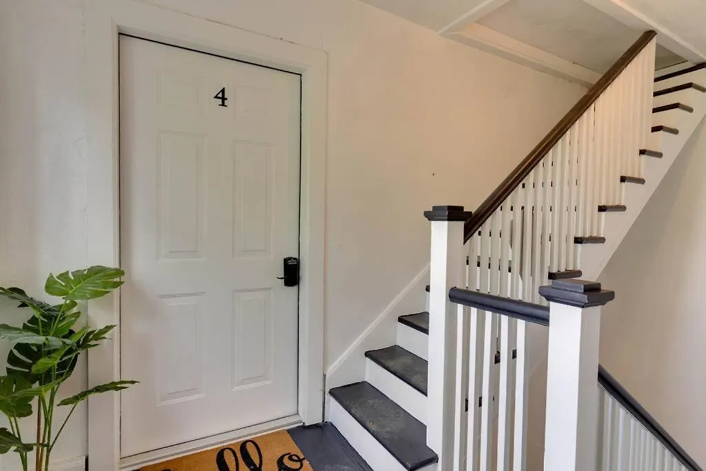 Southern Charmer 2 Miles To Broadway Nashville Apartment