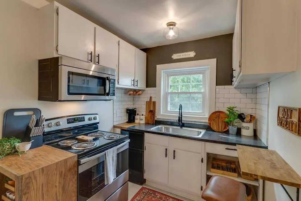 Southern Charmer 2 Miles To Broadway Nashville Apartment